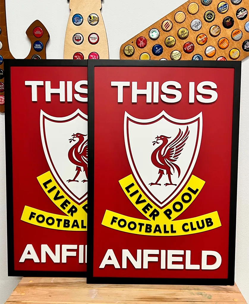 Деревянная настенная эмблема Liverpool FC с надписью This is Anfield