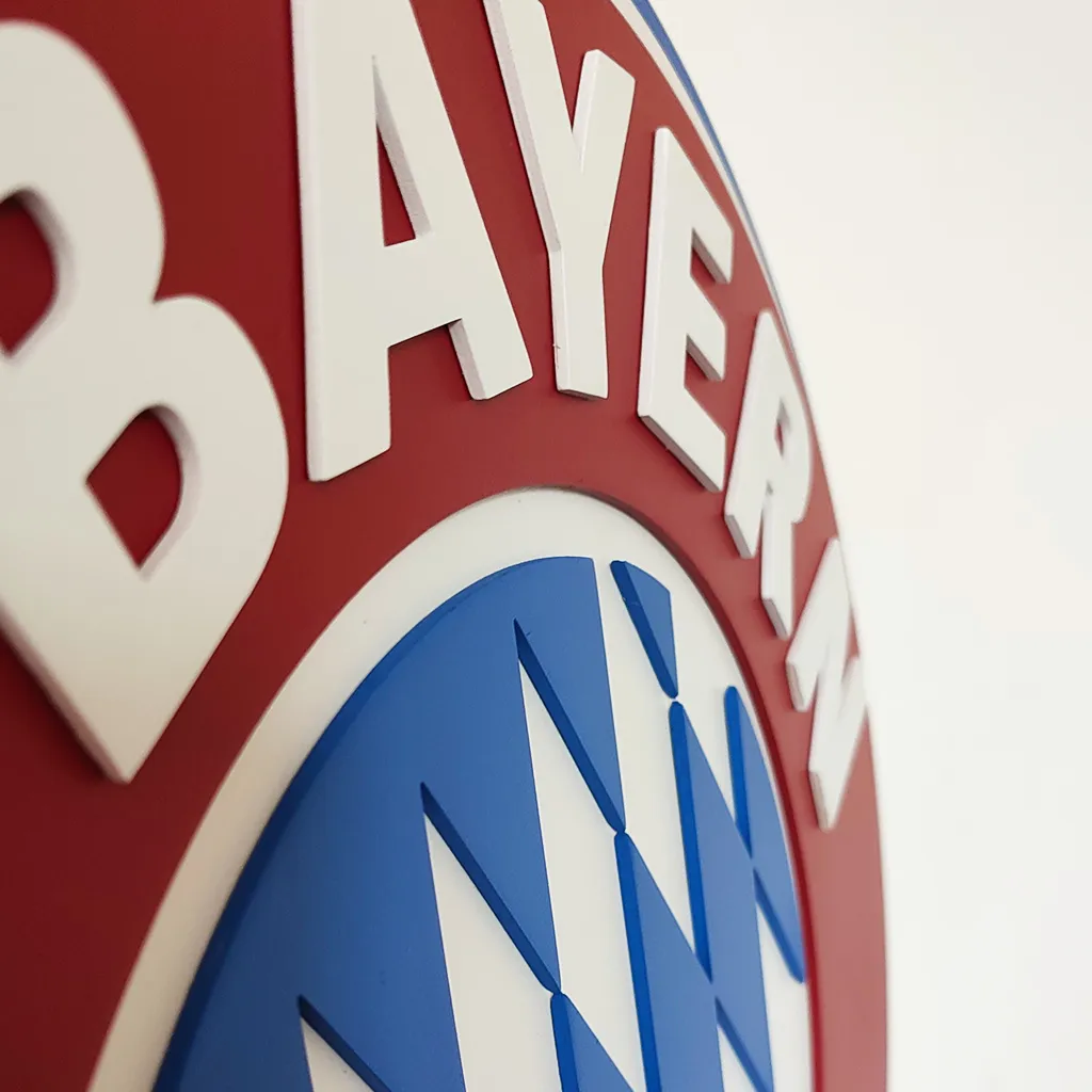 Объемная деревянная эмблема Bayern на стену